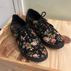Black floral Vans